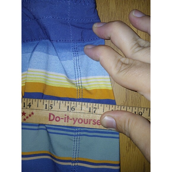 Salty Crew Board Shorts Horizontal Stripes Mens Sz 33x9 Multi Stretch Quick Dry - Picture 6 of 15